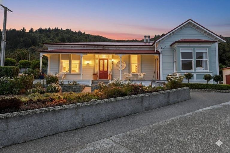 Photo of property in 7 Rutland Street, Picton, 7220