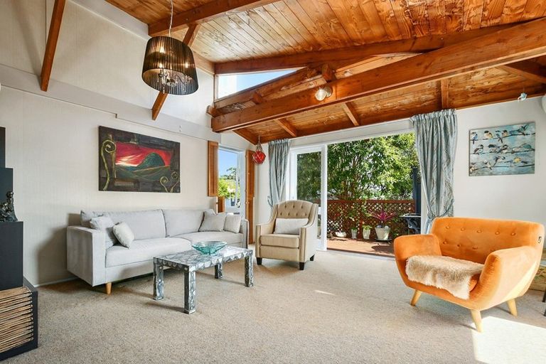 Photo of property in 164 Henderson Valley Road, Henderson, Auckland, 0612