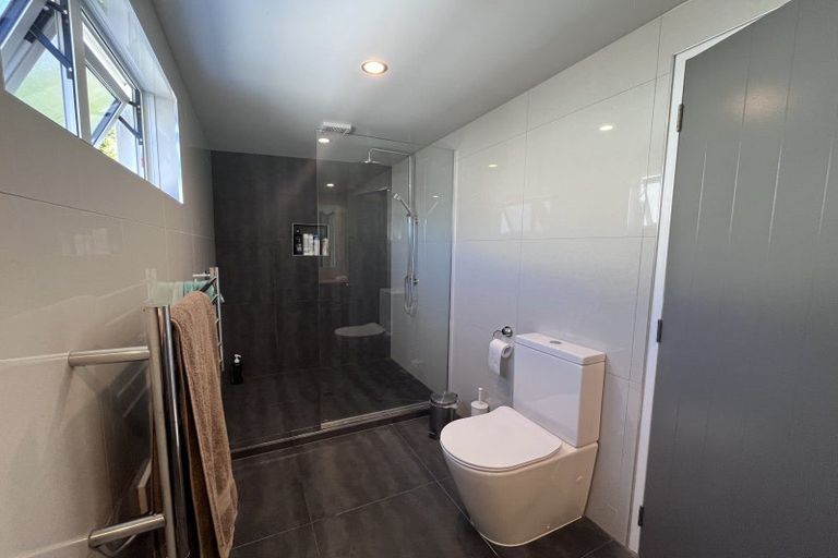 Photo of property in 11 Peregrine Place, Queenstown, 9300