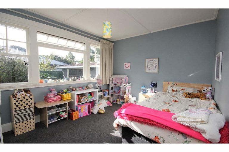 Photo of property in 7 Clouston Street, Saint Martins, Christchurch, 8022