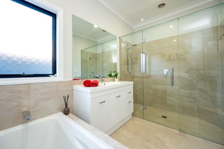 Photo of property in 10 Ruahine Road, Poraiti, Napier, 4112