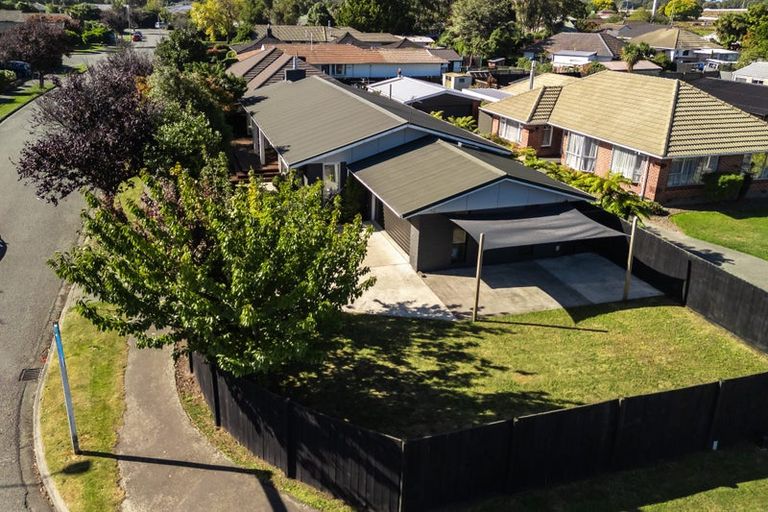 Photo of property in 2 Sarabande Avenue, Redwood, Christchurch, 8051
