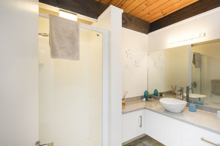 Photo of property in 11 Chilton Grove, Hokowhitu, Palmerston North, 4410