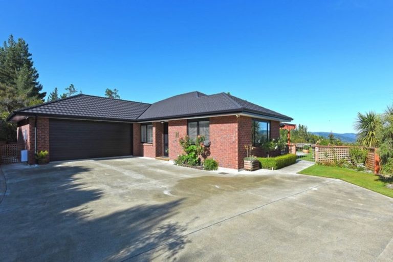 Photo of property in 3 Streets Way, Timberlea, Upper Hutt, 5018