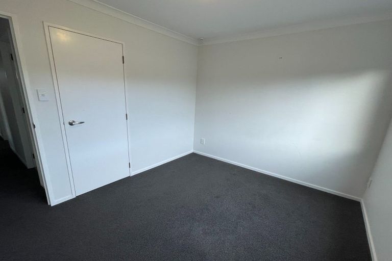 Photo of property in 13 Oaklands Grove, Clouston Park, Upper Hutt, 5018