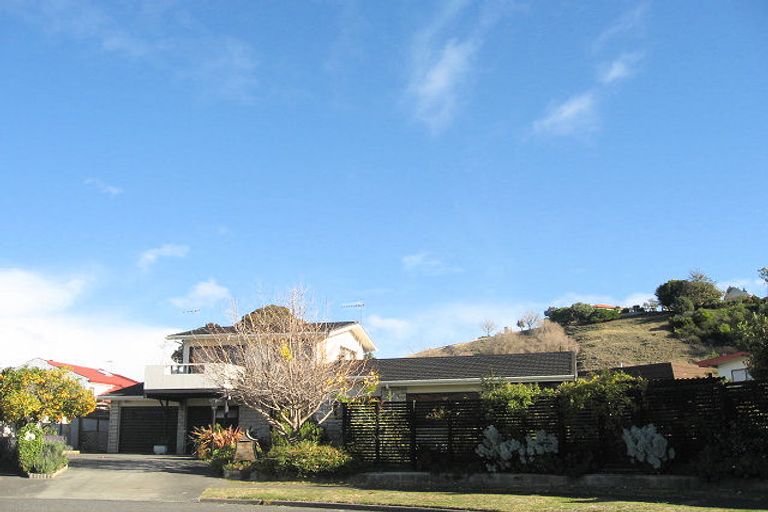 Photo of property in 4 Moana Place, Taradale, Napier, 4112