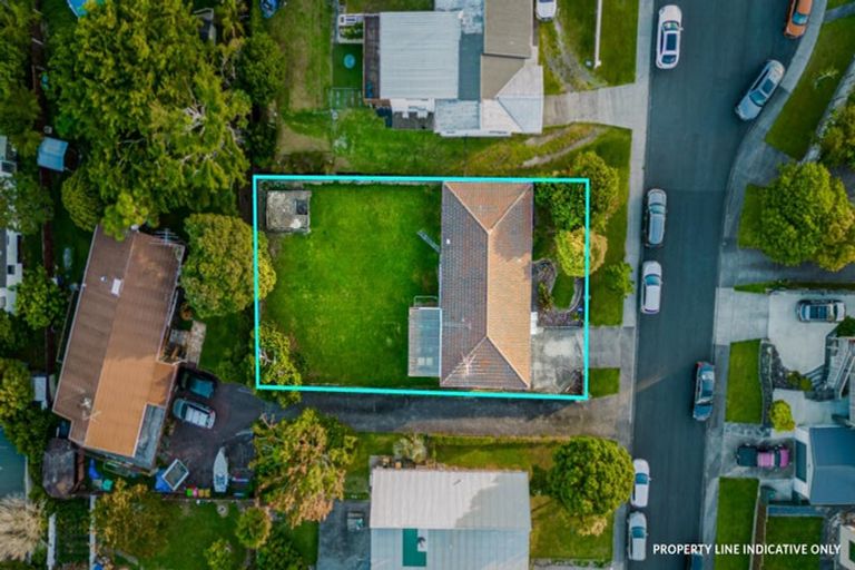 Photo of property in 12 Raelene Place, Massey, Auckland, 0614