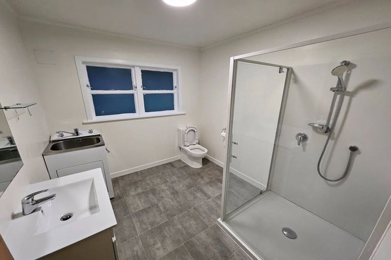 Photo of property in 16 Redwood Avenue, Tawa, Wellington, 5028