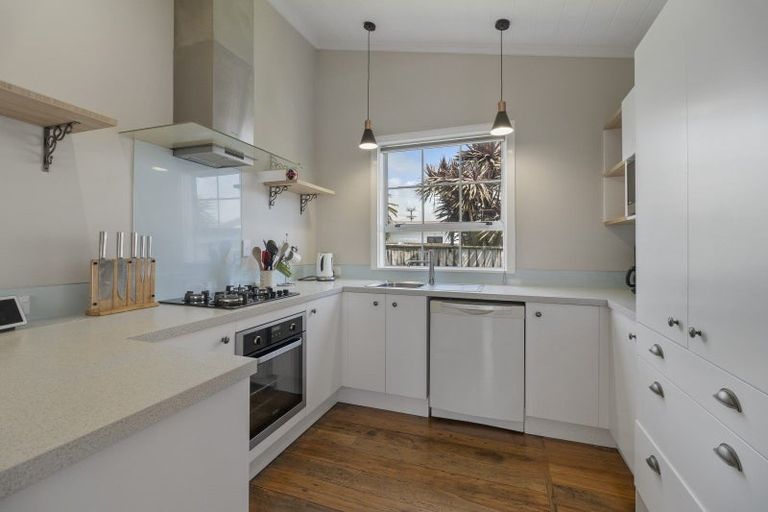 Photo of property in 162 Tukapa Street, Westown, New Plymouth, 4310