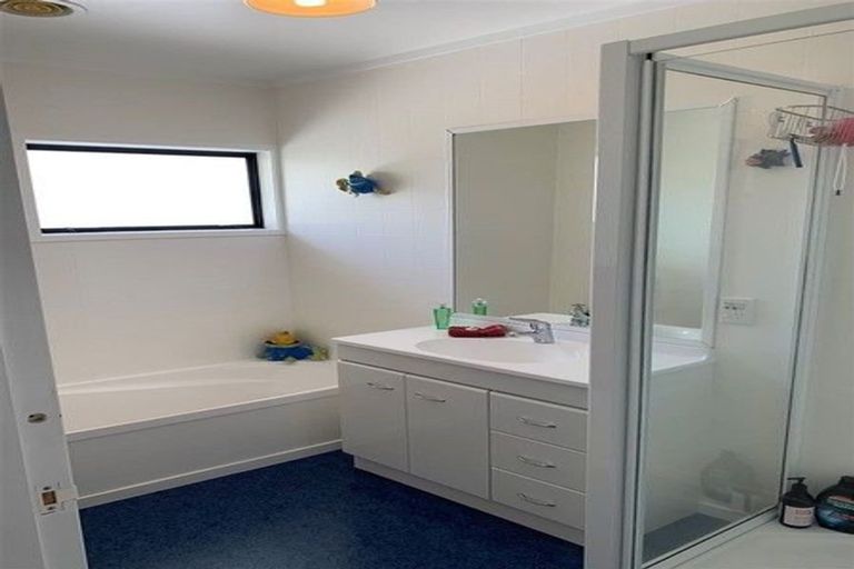 Photo of property in 99 Woodman Drive, Tawa, Wellington, 5028