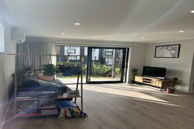 Photo of property in 5/73 Hobsonville Point Road, Hobsonville, Auckland, 0616