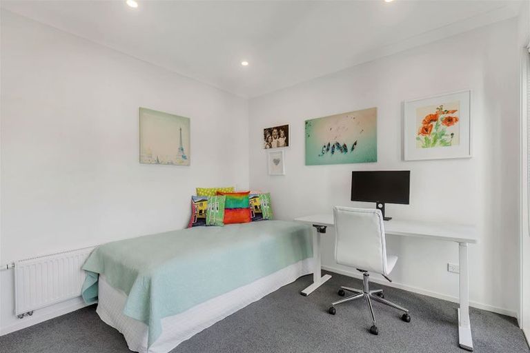 Photo of property in 8 The Track, Plimmerton, Porirua, 5026