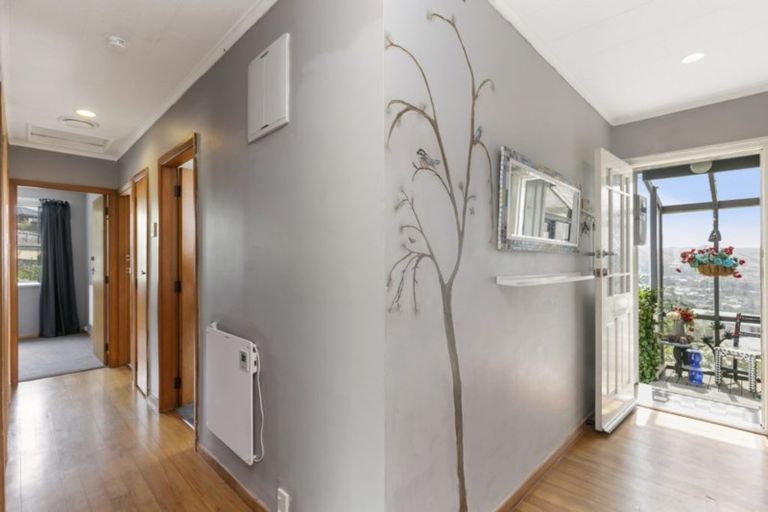 Photo of property in 13 Paparangi Crescent, Paparangi, Wellington, 6037