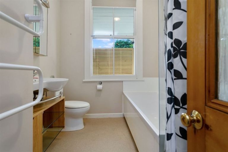 Photo of property in 46c Hamilton Road, Cambridge, 3434