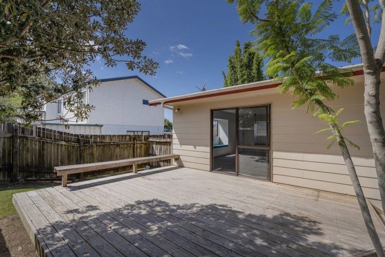 Photo of property in 15 Kawakawa Road, Whitianga, 3510