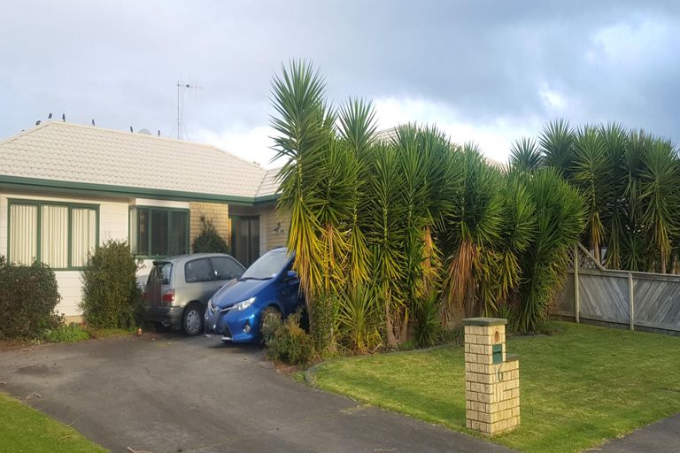 Photo of property in 16 Edgewater Grove, Whakatane, 3120