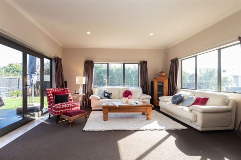 Photo of property in 14 Tarrango Way, Rototuna, Hamilton, 3210