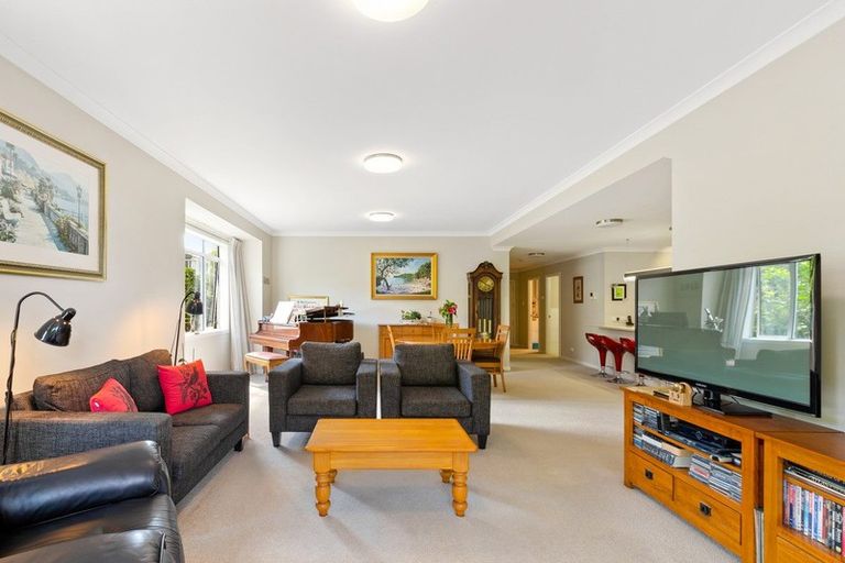 Photo of property in 100 Landmark Terrace, Orewa, 0931