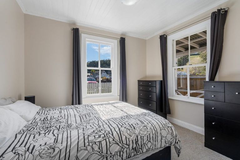 Photo of property in 396 Kaikorai Valley Road, Bradford, Dunedin, 9011