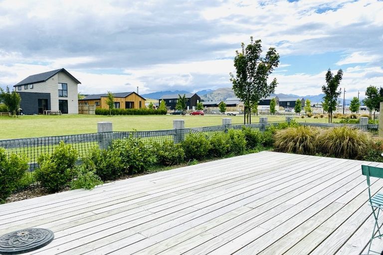 Photo of property in 8 Mount Nicholas Avenue, Wanaka, 9305