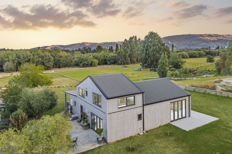 Photo of property in 2/19 Monteith Road, Albert Town, Wanaka, 9382