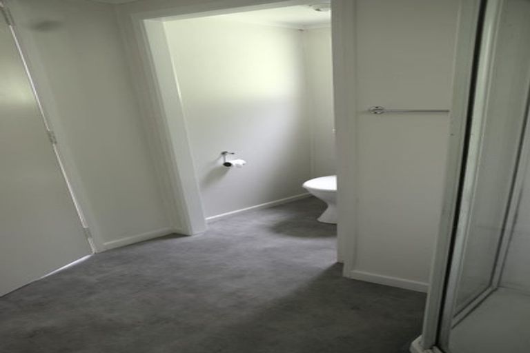 Photo of property in 1/15 Tavern Road, Silverdale, 0932