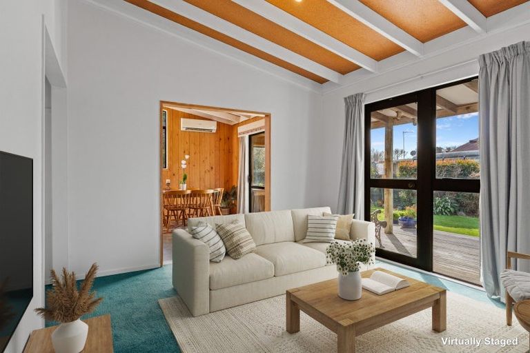 Photo of property in 17 Te Rauparaha Street, Otaki, 5512