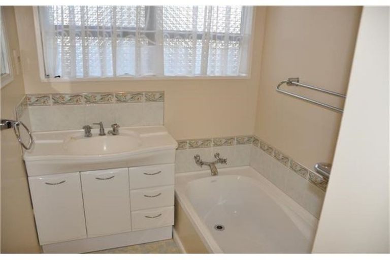 Photo of property in 38 Boston Avenue, Hornby, Christchurch, 8042