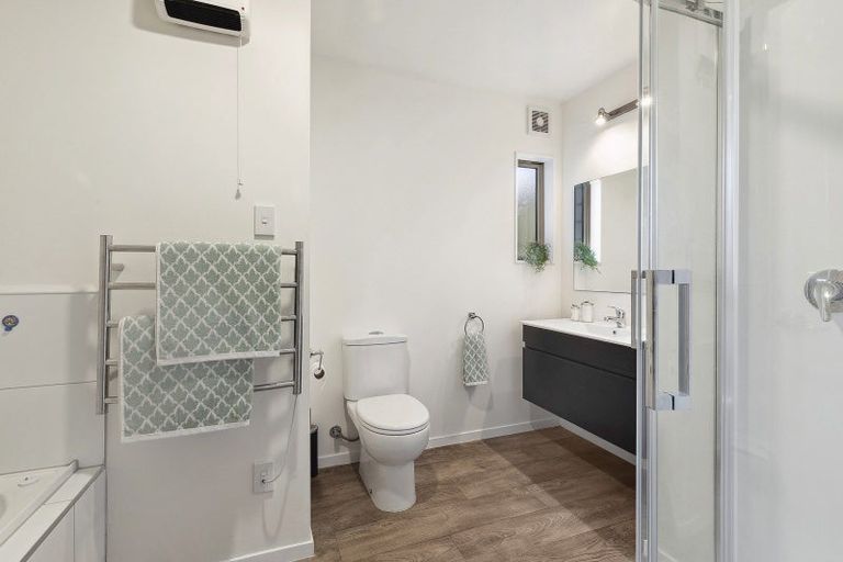 Photo of property in 32 Farnham Street, Mornington, Wellington, 6021