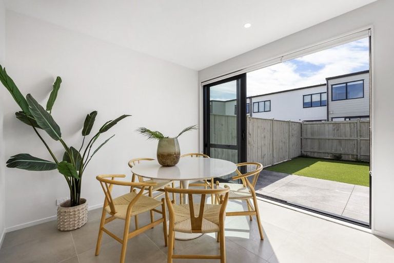 Photo of property in 11 Viridian Avenue, Rosehill, 2113