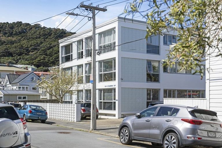 Photo of property in Victoria Court, 10/4u Queen Street, Mount Victoria, Wellington, 6011