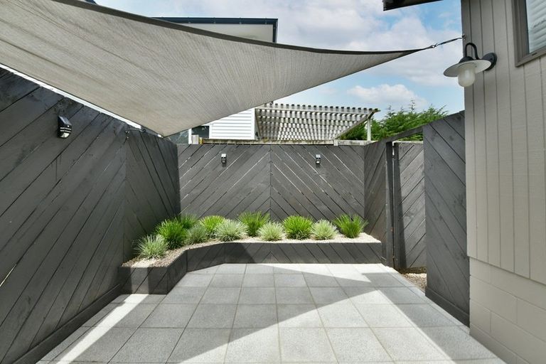 Photo of property in 73b Vipond Road, Stanmore Bay, Whangaparaoa, 0932