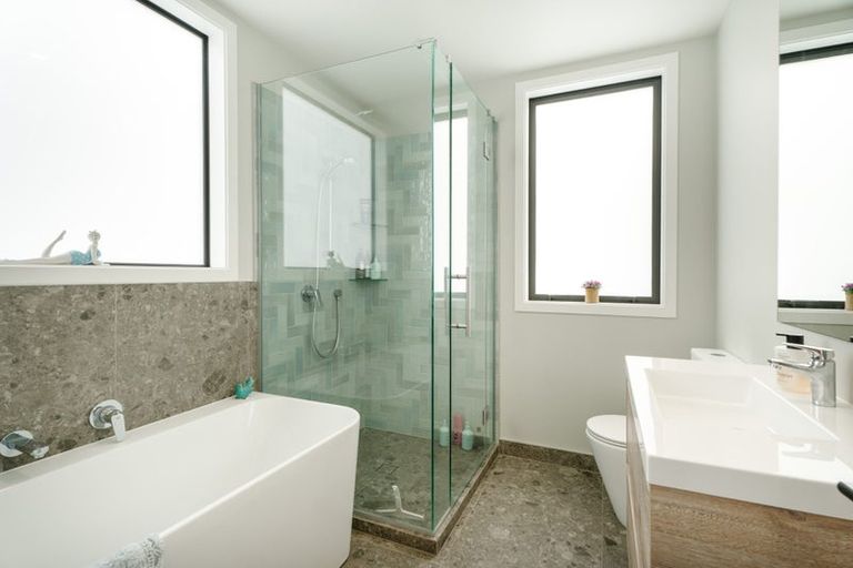 Photo of property in 2 Skysail Lane, Whitby, Porirua, 5024