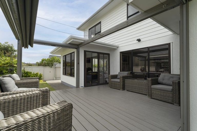 Photo of property in 14 Ronald Woolf Place, Churton Park, Wellington, 6037
