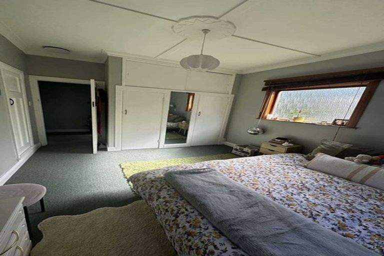 Photo of property in 10 Helen Street, Brooklyn, Wellington, 6021