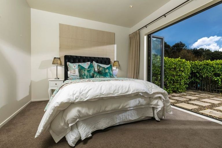 Photo of property in 1030 Peak Road, Helensville, 0875