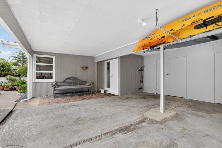 Photo of property in 12 Garmons Way, Castor Bay, Auckland, 0620