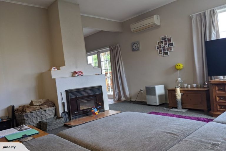 Photo of property in 1c Shalimar Crescent, Khandallah, Wellington, 6035