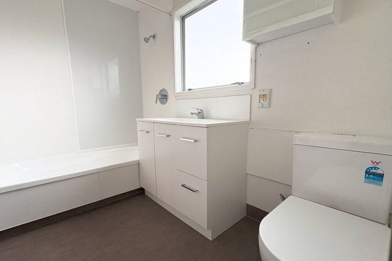 Photo of property in 16 Attlee Place, Gisborne, 4010