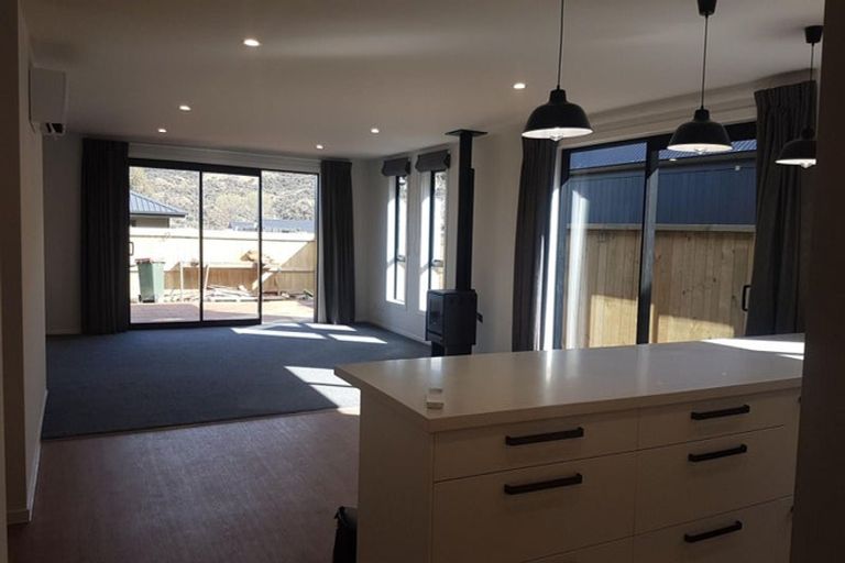 Photo of property in 10 Bale Road, Jacks Point, 9371