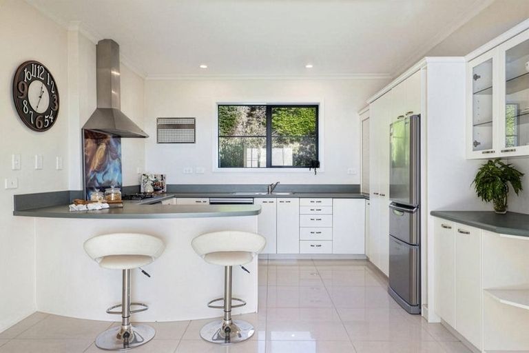 Photo of property in 70 Belleview Terrace, Mount Pleasant, Christchurch, 8081