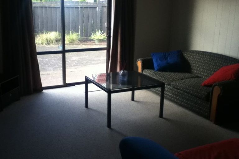 Photo of property in 11 Nimrod Place, Half Moon Bay, Auckland, 2012