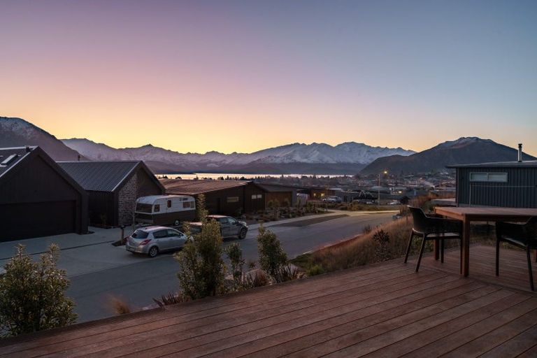 Photo of property in 9 Mcneil Crescent, Wanaka, 9305