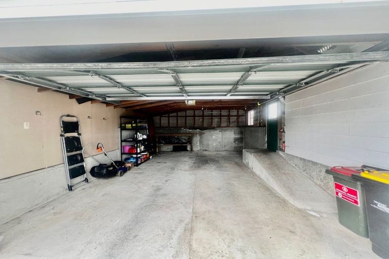 Photo of property in 6 Trilids Lane, Churton Park, Wellington, 6037