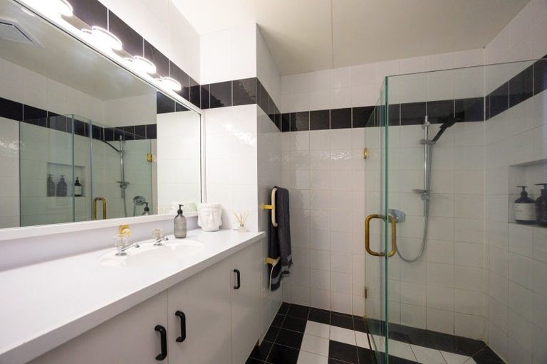 Photo of property in 107 Dittmer Drive, West End, Palmerston North, 4412