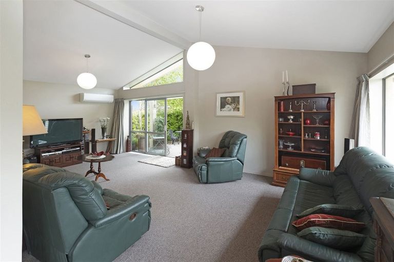 Photo of property in 64 Kimberley Street, Casebrook, Christchurch, 8051