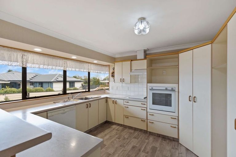 Photo of property in 5 Wanganui Road, Marton, 4710