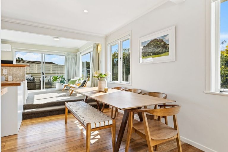 Photo of property in 12 Renata Crescent, Te Atatu Peninsula, Auckland, 0610