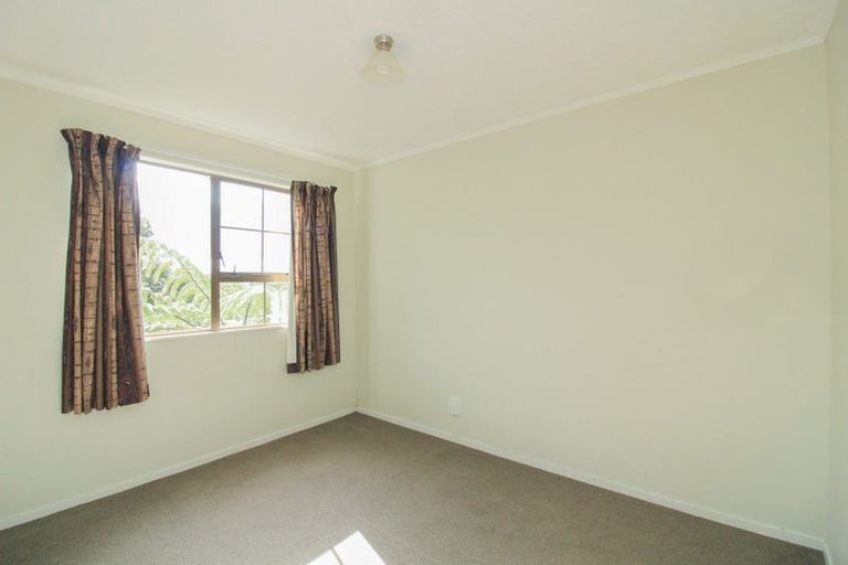 Photo of property in 67b Thurleigh Grove, Karori, Wellington, 6012