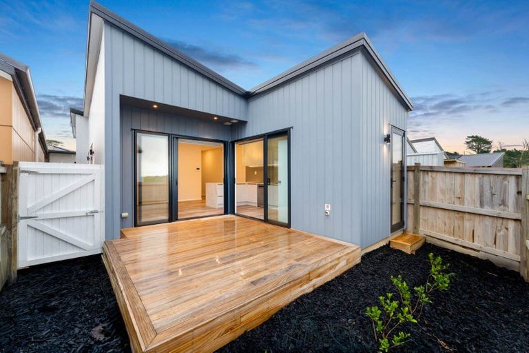 Photo of property in 8 Kokotea Road, Massey, Auckland, 0614